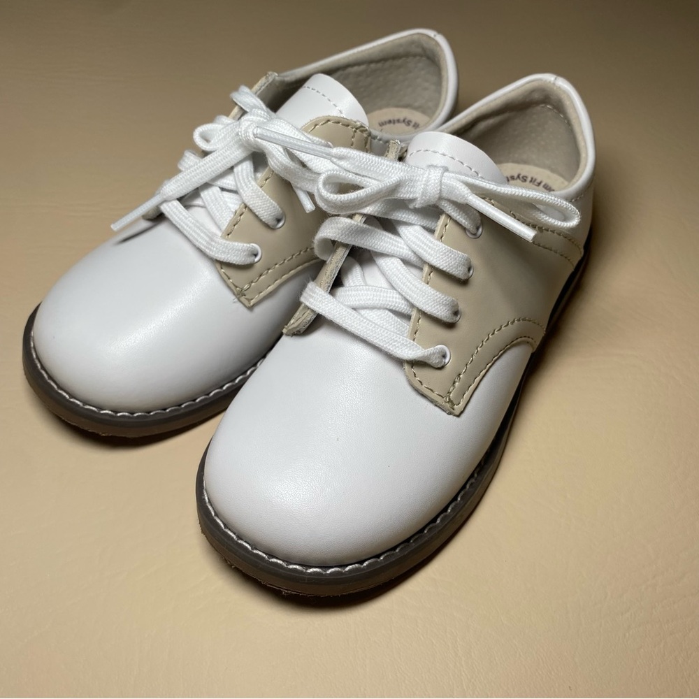 Footmates Classic White and Tan Boys Shoes style “cheer”
